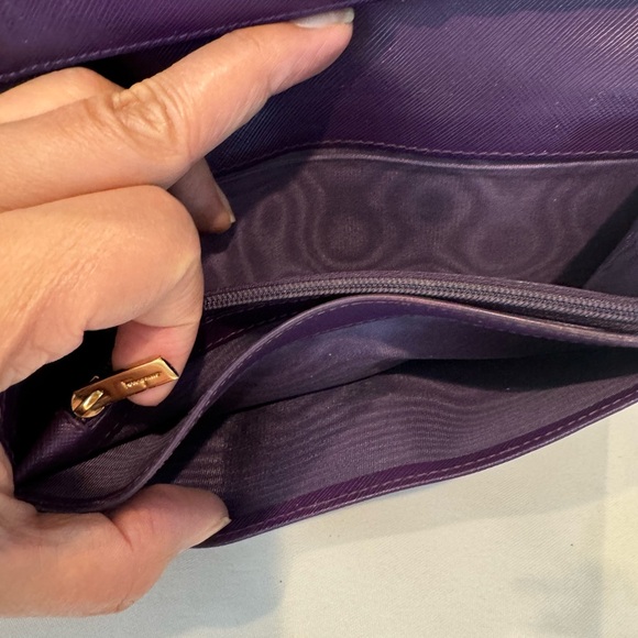 Authentic Salvatore Ferragamo wallet - Picture 7 of 11